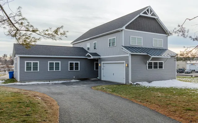 $899,999 | 60 Dearborn Circle, Walpole, NH 03608
