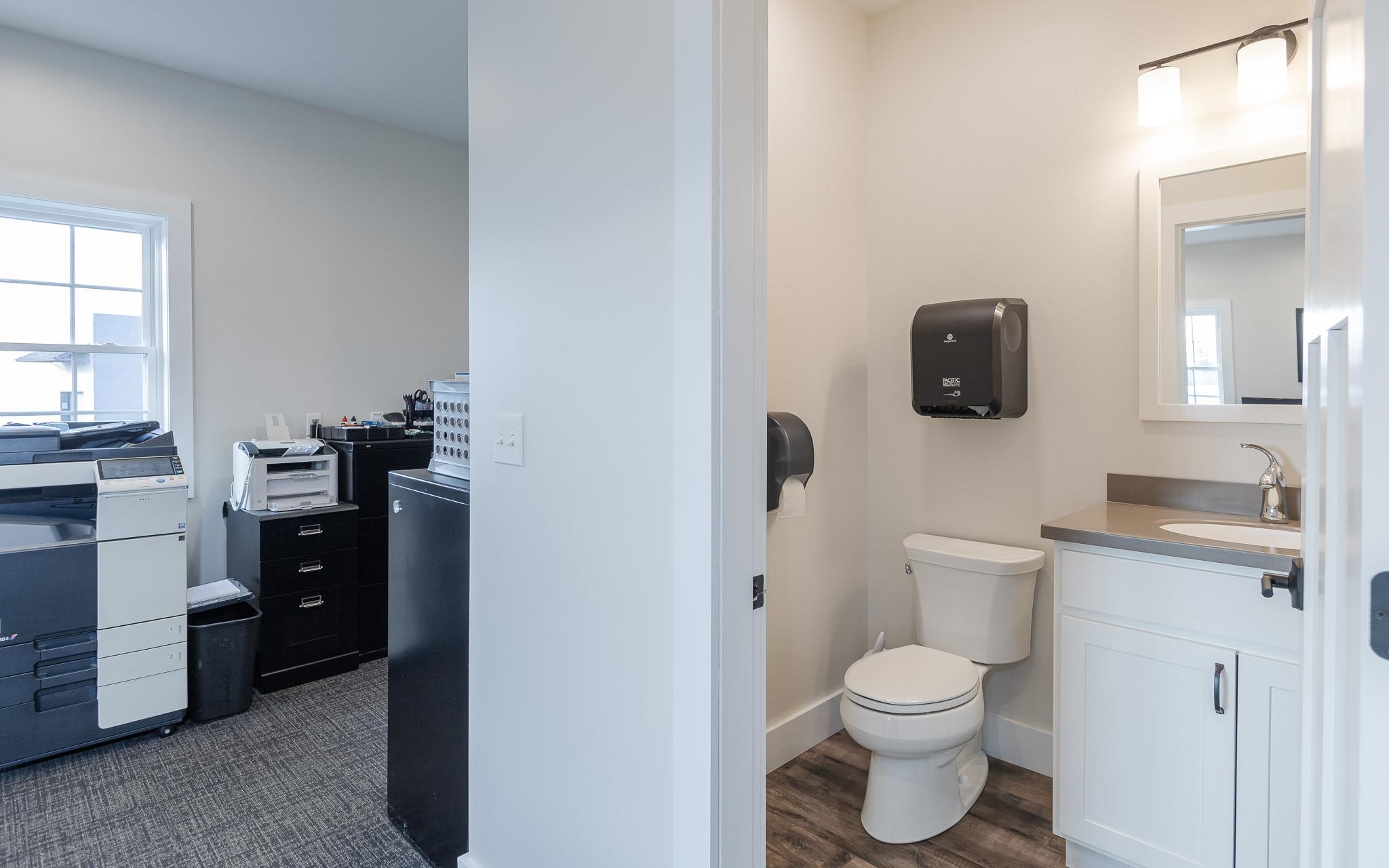 60 Dearborn Circle Walpole, NH 03608 - Photo 17 of 43