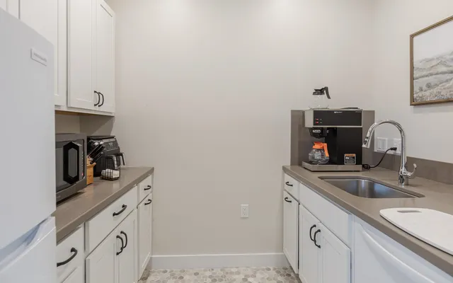 $899,999 | 60 Dearborn Circle, Walpole, NH 03608