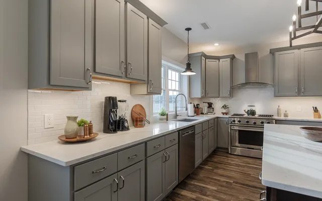 $899,999 | 60 Dearborn Circle, Walpole, NH 03608