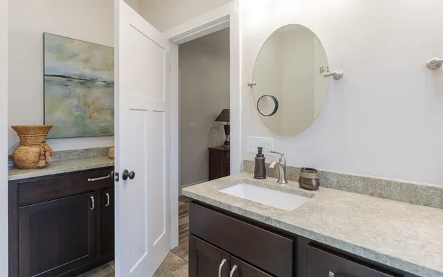 $899,999 | 60 Dearborn Circle, Walpole, NH 03608