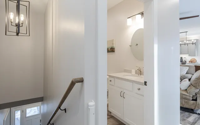 $899,999 | 60 Dearborn Circle, Walpole, NH 03608