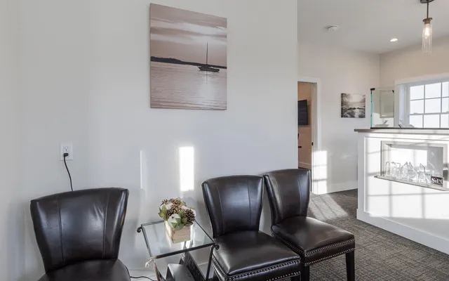 $899,999 | 60 Dearborn Circle, Walpole, NH 03608