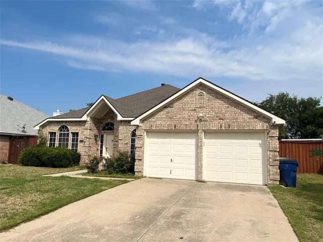 a view of house and outdoor space