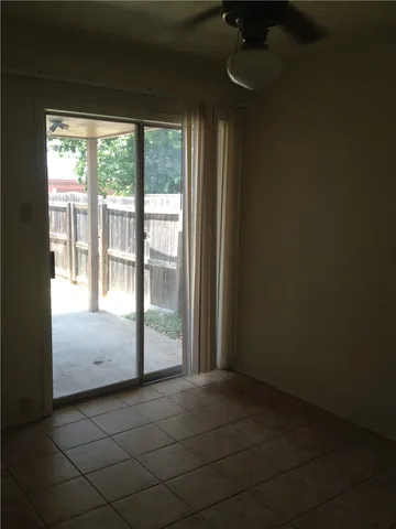 $1,100 | 701 Wellesley Court, Unit B, College Station, TX 77840