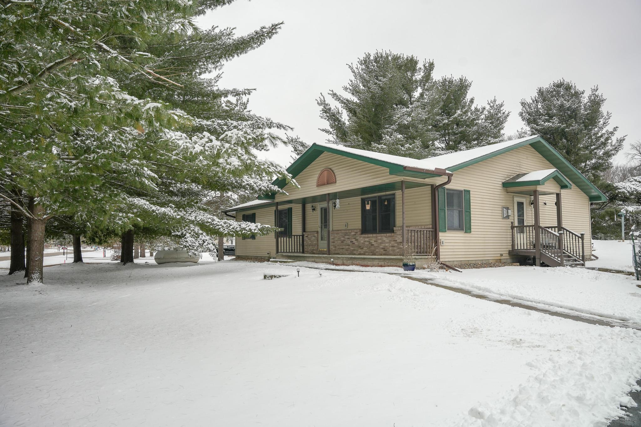 W10964 Big Slough Road Portage, WI 53901 - Photo 6 of 31