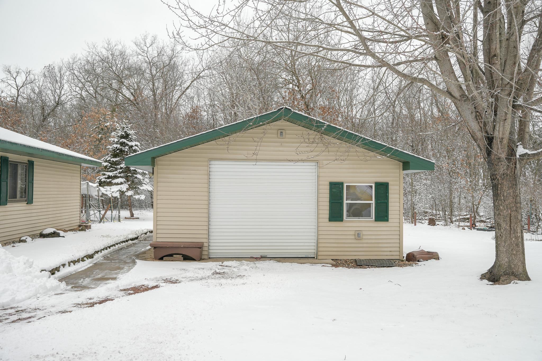 W10964 Big Slough Road Portage, WI 53901 - Photo 8 of 31