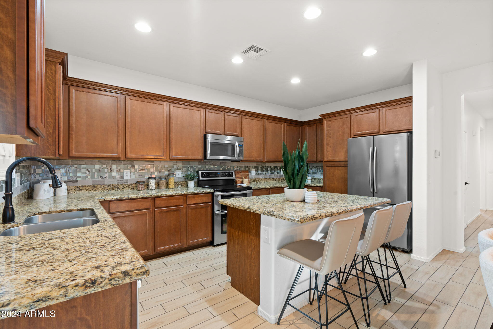 3323 East Rochelle Street Mesa, AZ 85213 - Photo 3 of 22 10-web-or-mls-3323-e-rochelle-st