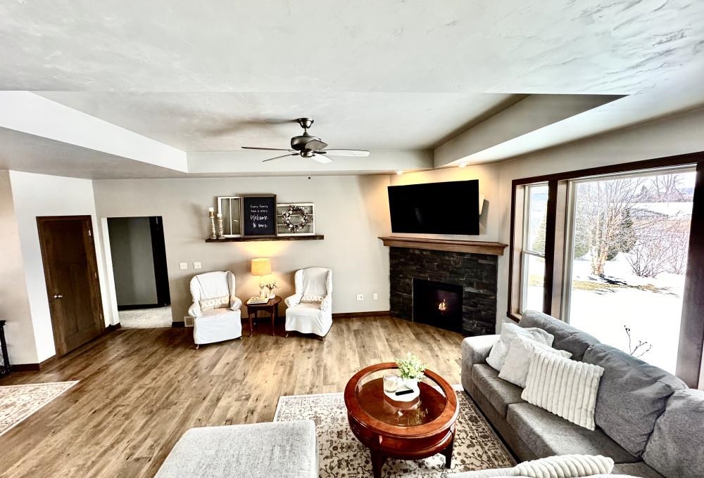 1342 Bucky's Run Green Bay, WI 54313 - Photo 4 of 66