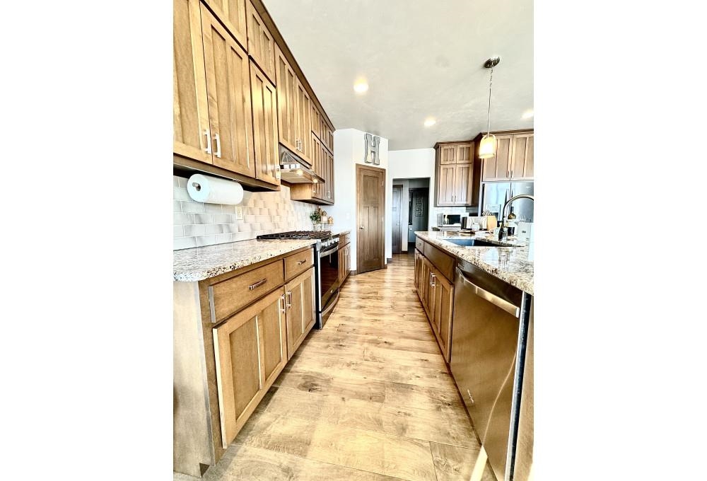 1342 Bucky's Run Green Bay, WI 54313 - Photo 8 of 66