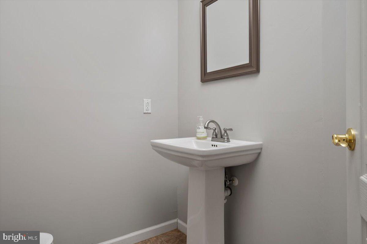 1002 Verdigris Way Odenton, MD 21113 - Photo 4 of 43 Gallery Image 4