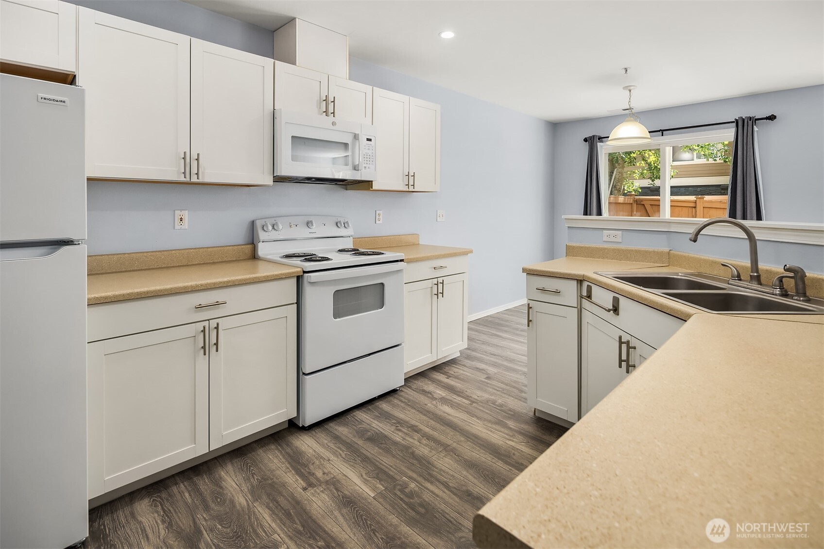 1430 West Casino Road, Unit 63 Everett, WA 98204 - Photo 3 of 26