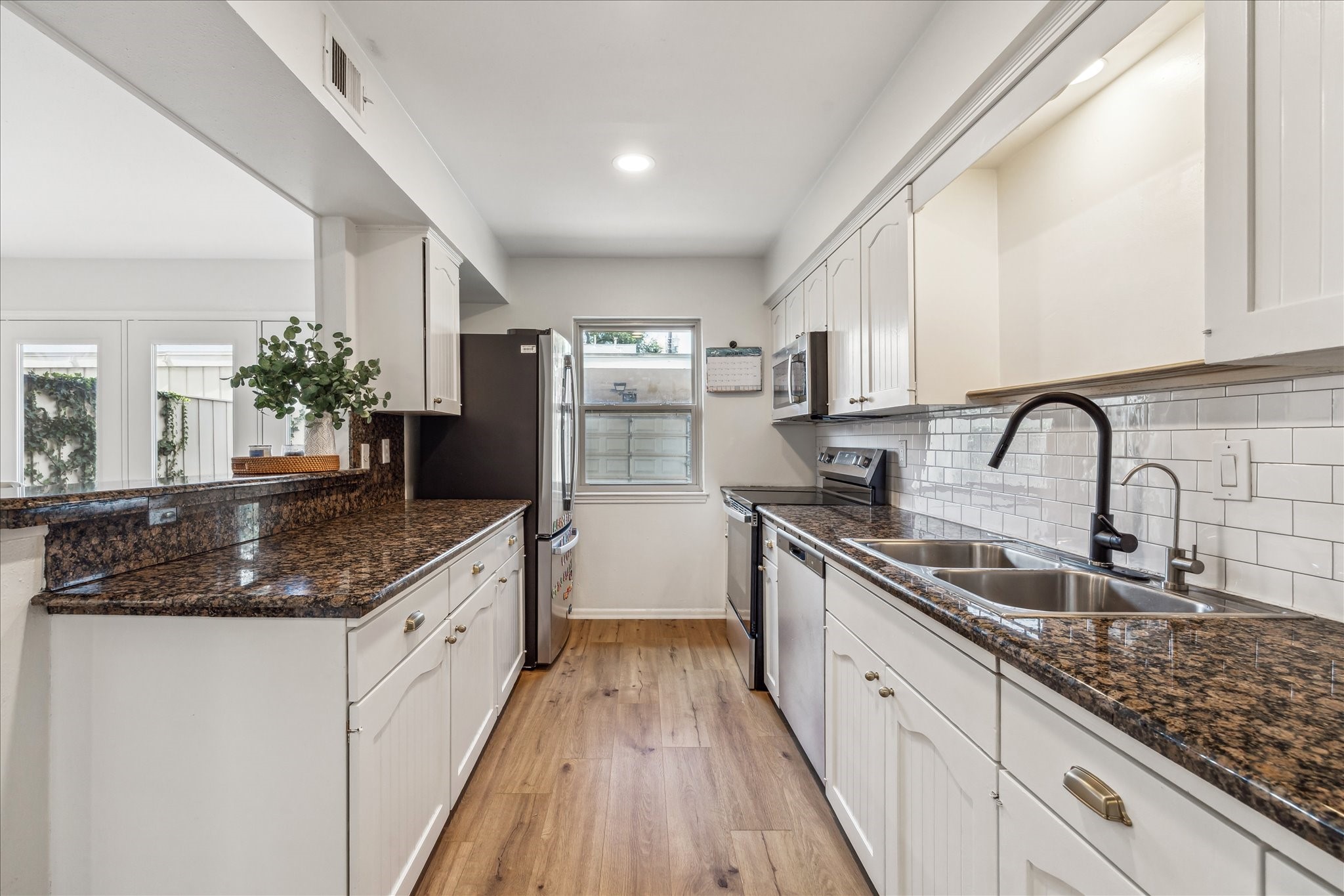 5823 Valley Forge Drive, Unit 93 Houston, TX 77057 - Photo 9 of 22 All new stainless steel kitchen appliances