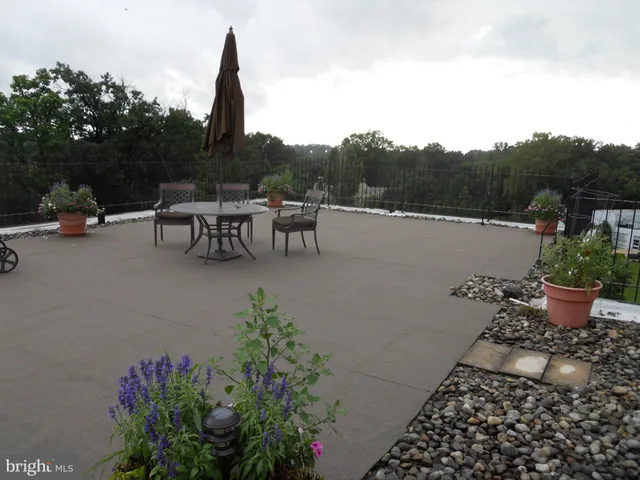 a view of livingroom with window