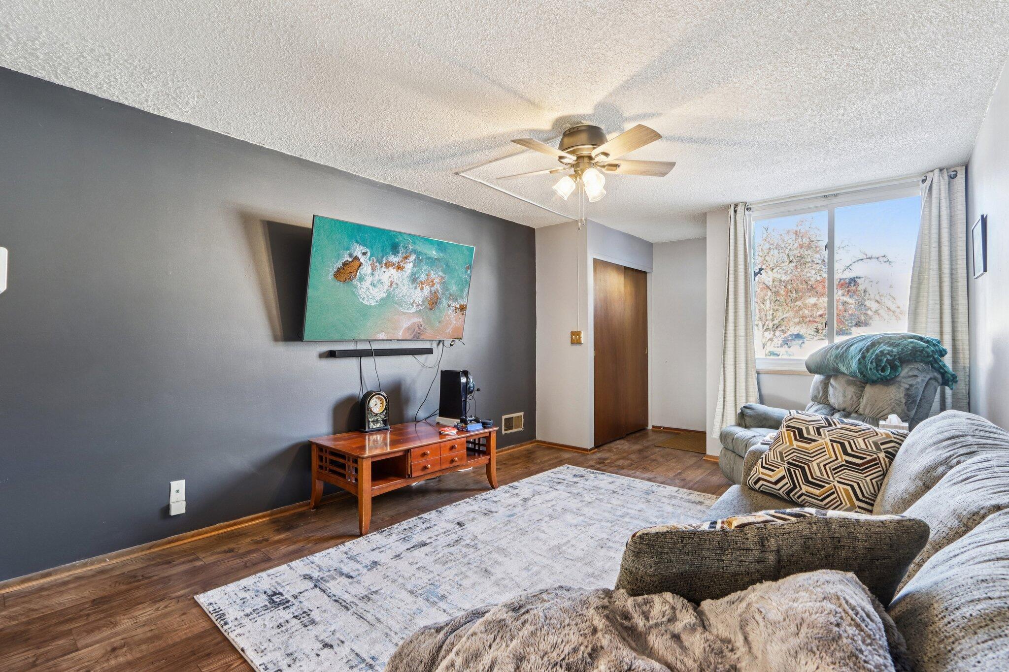 1524 Big Bend Road, Unit J Waukesha, WI 53189 - Photo 8 of 35 8-web-or-mls-Big Bend Rd J-S2101-008