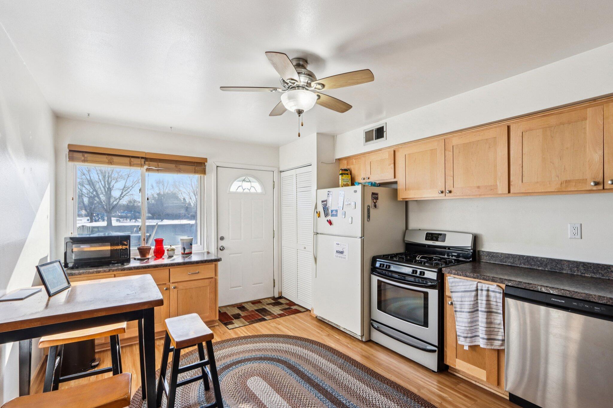 1524 Big Bend Road, Unit J Waukesha, WI 53189 - Photo 11 of 35 11-web-or-mls-Big Bend Rd J-S2101-011