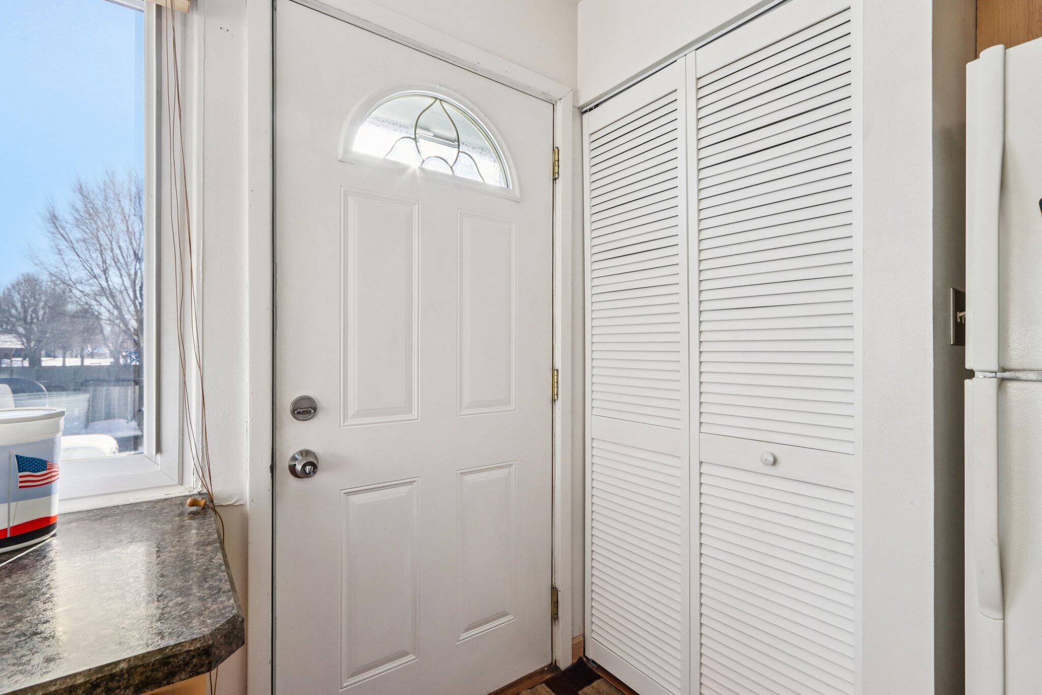 1524 Big Bend Road, Unit J Waukesha, WI 53189 - Photo 14 of 35 14-web-or-mls-Big Bend Rd J-S2101-014