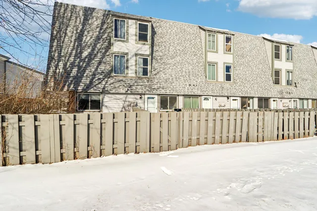 $169,900 | 1524 Big Bend Road, Unit J, Waukesha, WI 53189