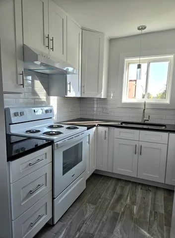 $1,900 | 264 12th Street, Unit B, Wheeling, IL 60090