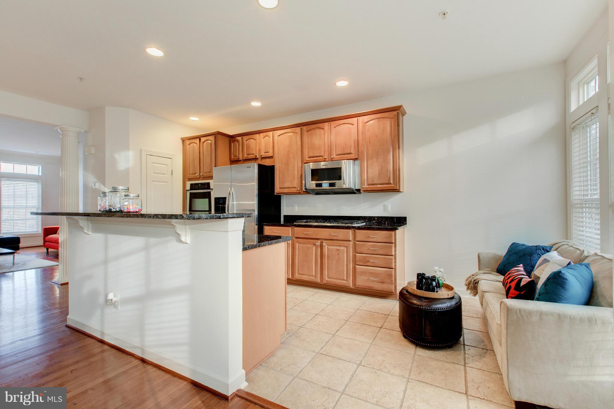 816 West Glebe Road Alexandria, VA 22305 - Photo 9 of 30 Expansive Breakfast Bar and Cozy Nook