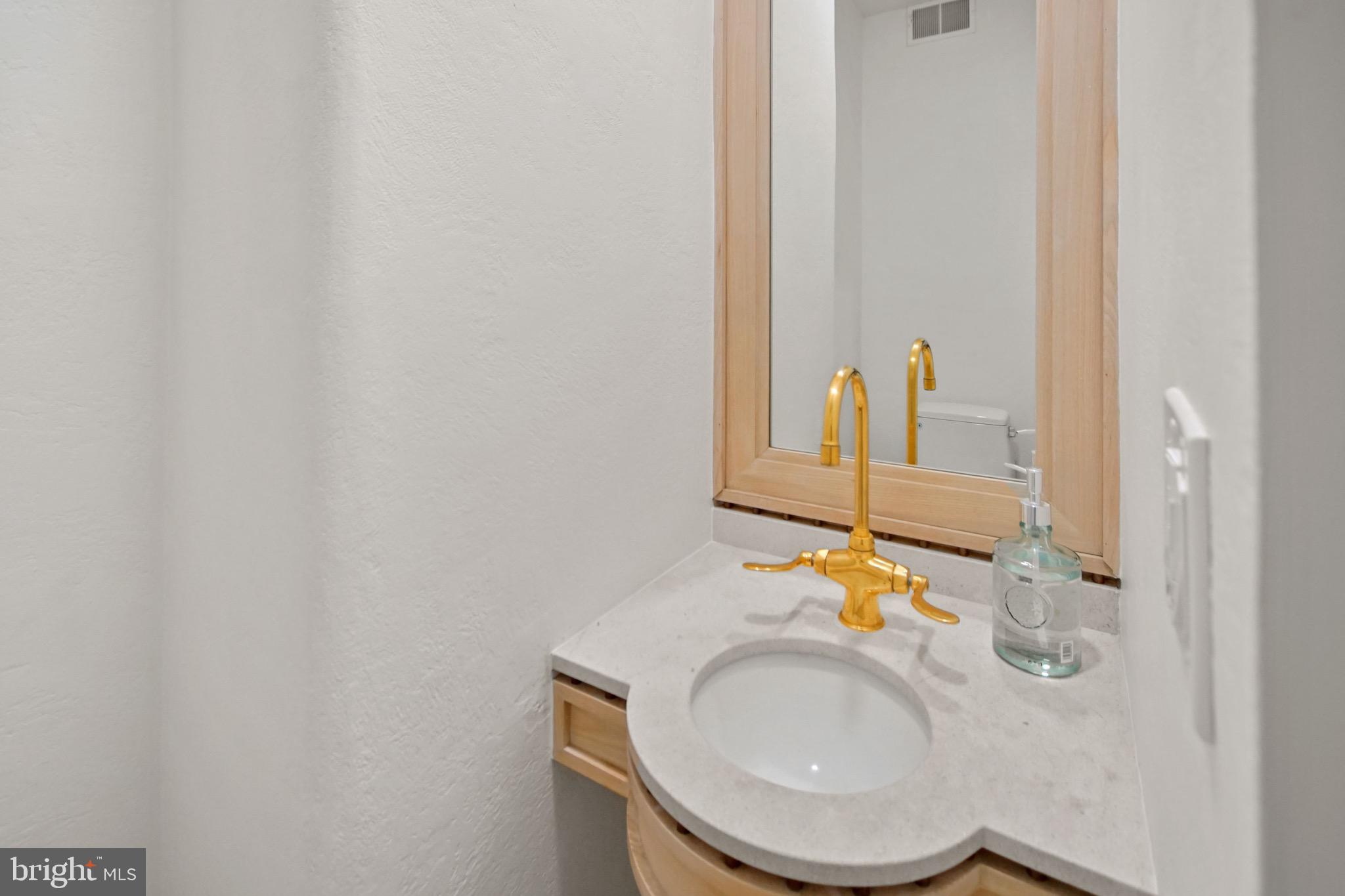 3905 Reservoir Road Northwest Washington, DC 20007 - Photo 11 of 23