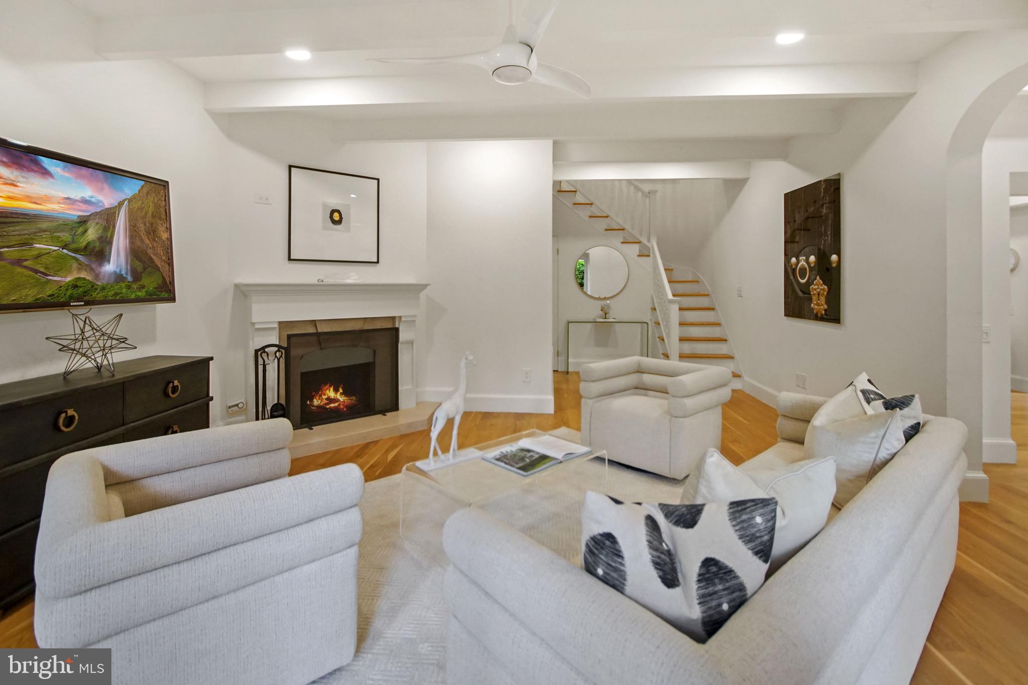 3905 Reservoir Road Northwest Washington, DC 20007 - Photo 4 of 23