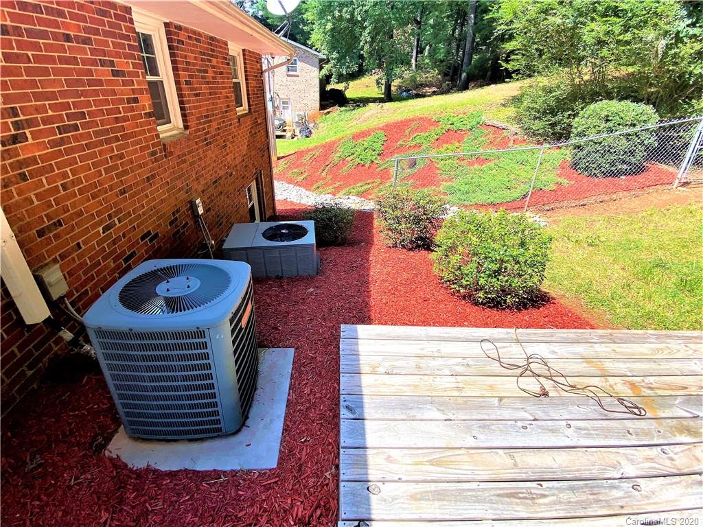 1316 Finger Bridge Road Hickory, NC 28602 - Photo 11 of 33 Gallery Image 11