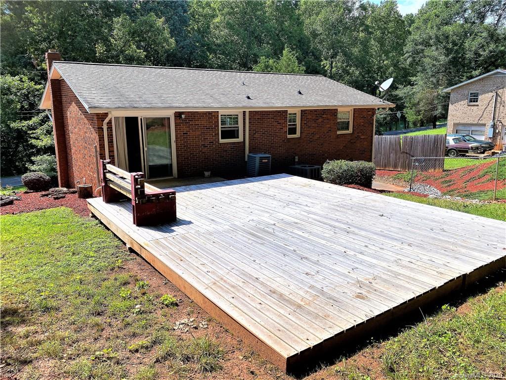 1316 Finger Bridge Road Hickory, NC 28602 - Photo 12 of 33 Gallery Image 12