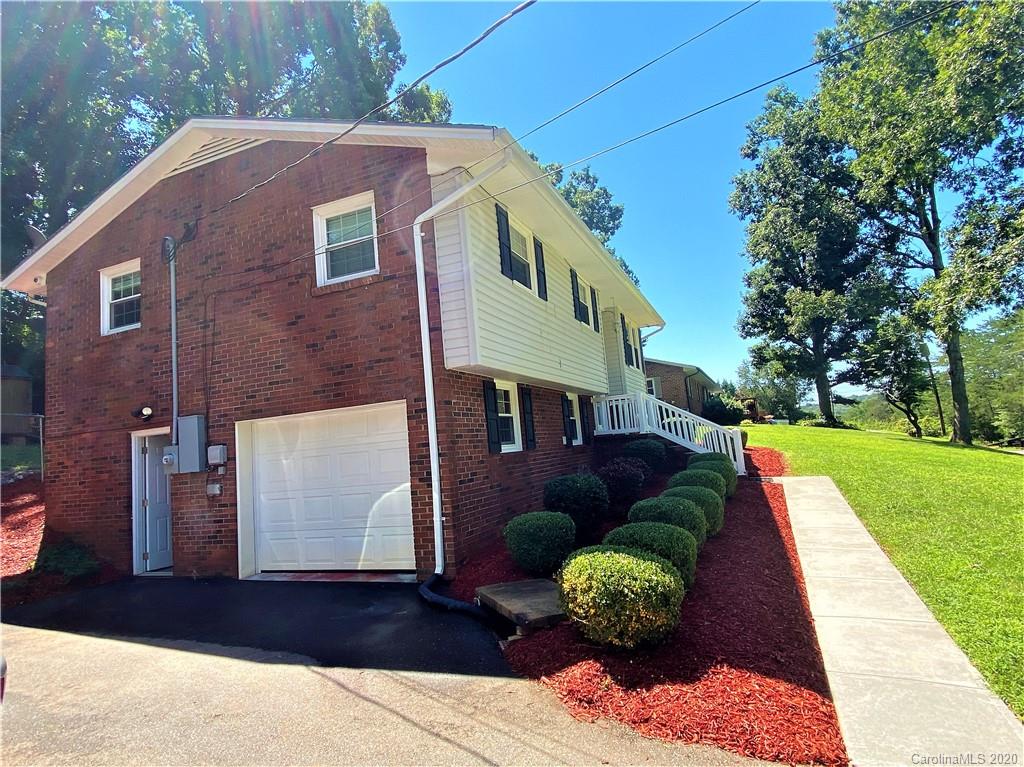 1316 Finger Bridge Road Hickory, NC 28602 - Photo 6 of 33 Gallery Image 6