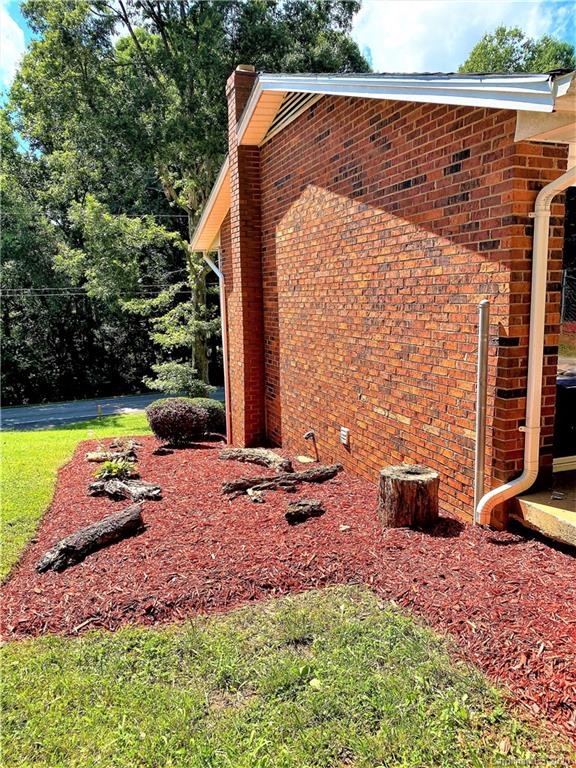 1316 Finger Bridge Road Hickory, NC 28602 - Photo 9 of 33 Gallery Image 9