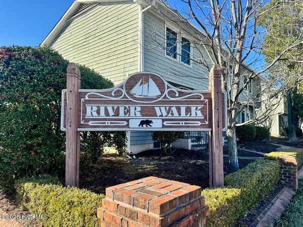 $260,000 | 306 River Walk Drive, New Bern, NC 28560