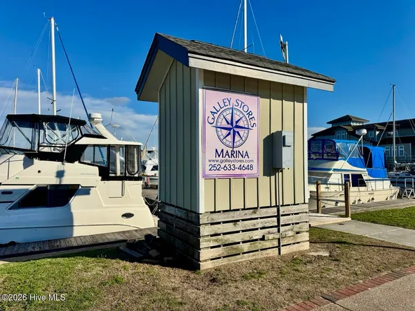 $260,000 | 306 River Walk Drive, New Bern, NC 28560