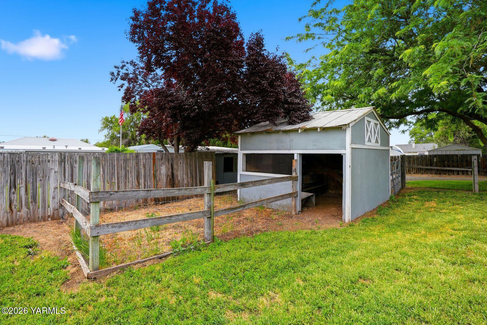 360 McPhee Road Naches, WA 98937 - Photo 17 of 25 19 Yard