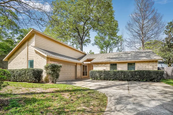 $1,900 | 3203 Silver Falls Drive, Houston, TX 77339