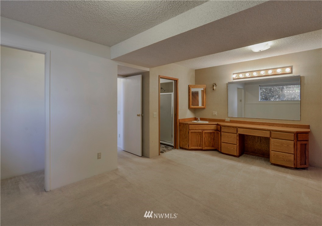16517 132nd Place Southeast Renton, WA 98058 - Photo 16 of 19 Gallery Image 16