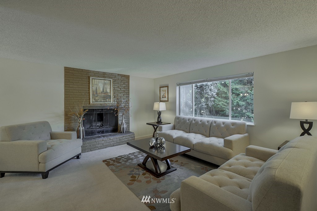 16517 132nd Place Southeast Renton, WA 98058 - Photo 5 of 19 Gallery Image 5
