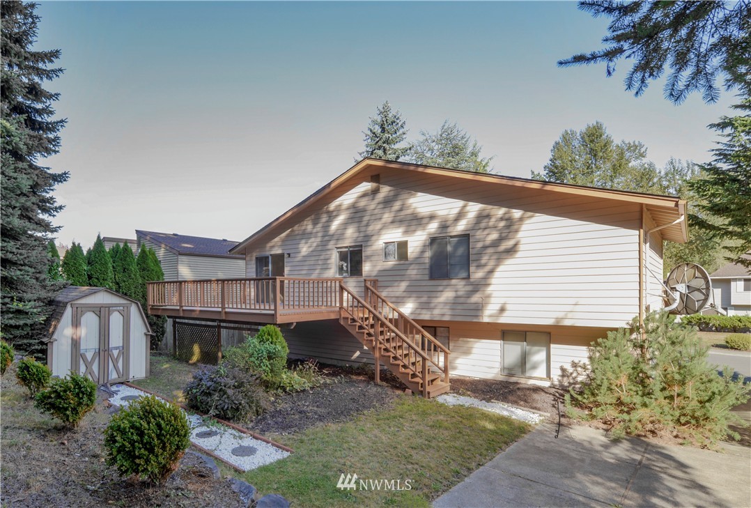 16517 132nd Place Southeast Renton, WA 98058 - Photo 6 of 19 Gallery Image 6