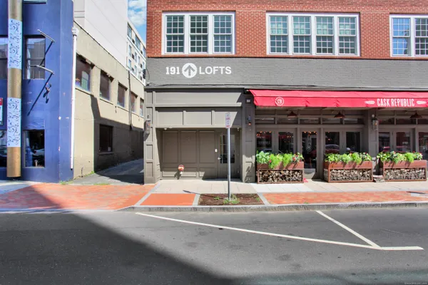 $2,450 | 191 Summer Street, Unit 3, Stamford, CT 06901