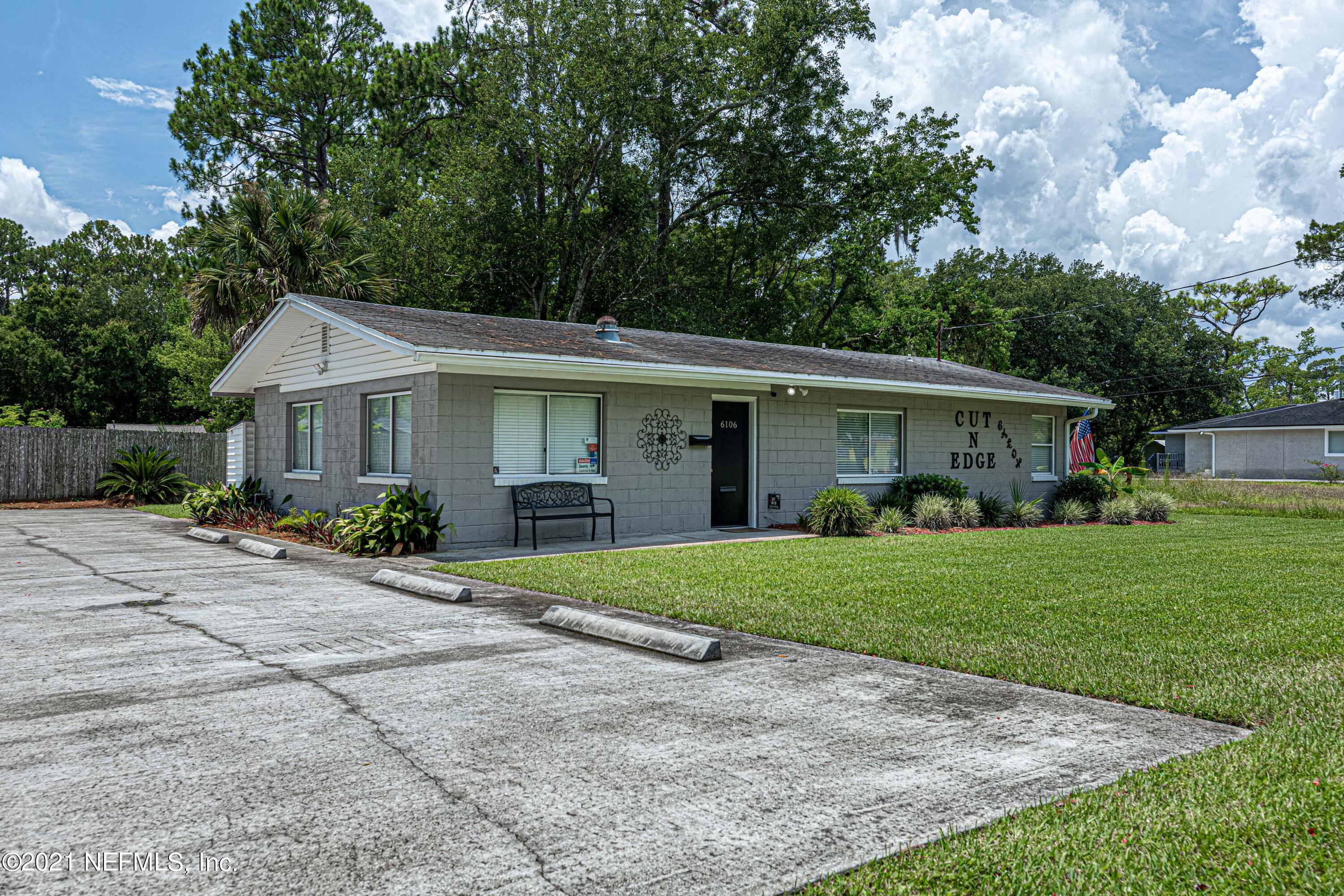 6106 Bennett Road Jacksonville, FL 32216 - Photo 3 of 27 3-Drive Way