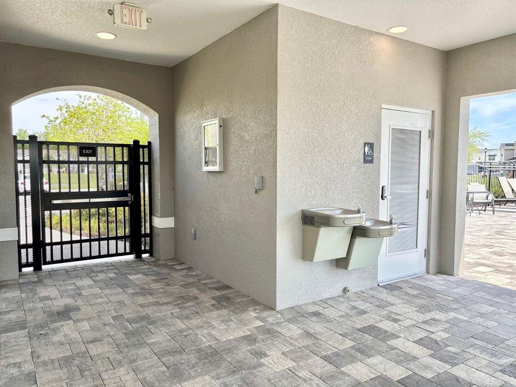 1005 Spring Palms Loop Orlando, FL 32828 - Photo 29 of 29 a view of an empty room and window