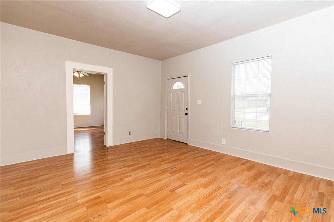 905 North 9th Street Temple, TX 76501 - Photo 7 of 36