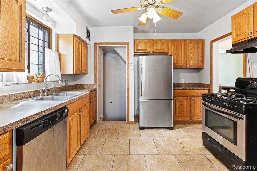 4359 Harvard Road Detroit, MI 48224 - Photo 11 of 32