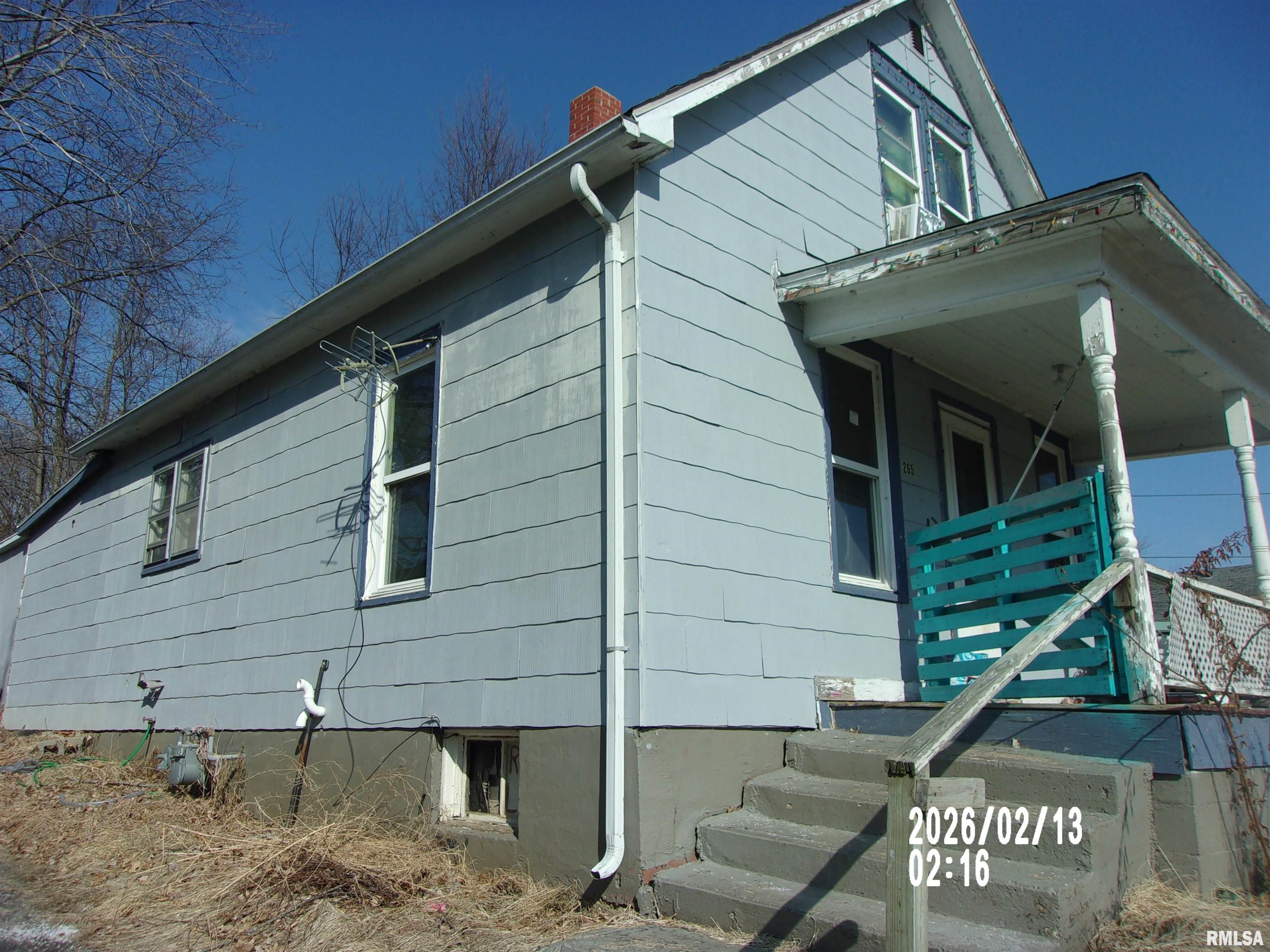 265 Fulton Place Canton, IL 61520 - Photo 2 of 4