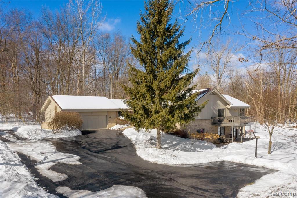 21311 Metroview Road Farmington Hills, MI 48335 - Photo 1 of 78