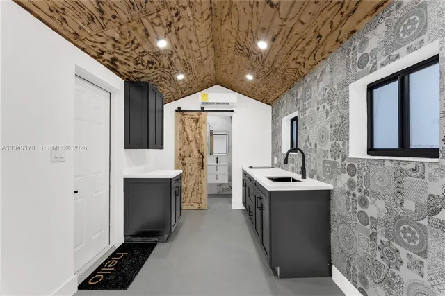 $1,700 | 889 Northwest 102nd Street, Unit 1, Miami, FL 33150