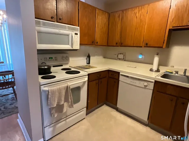 $149,900 | 393 East Mitchell Avenue, Unit 393, Cheshire, CT 06410