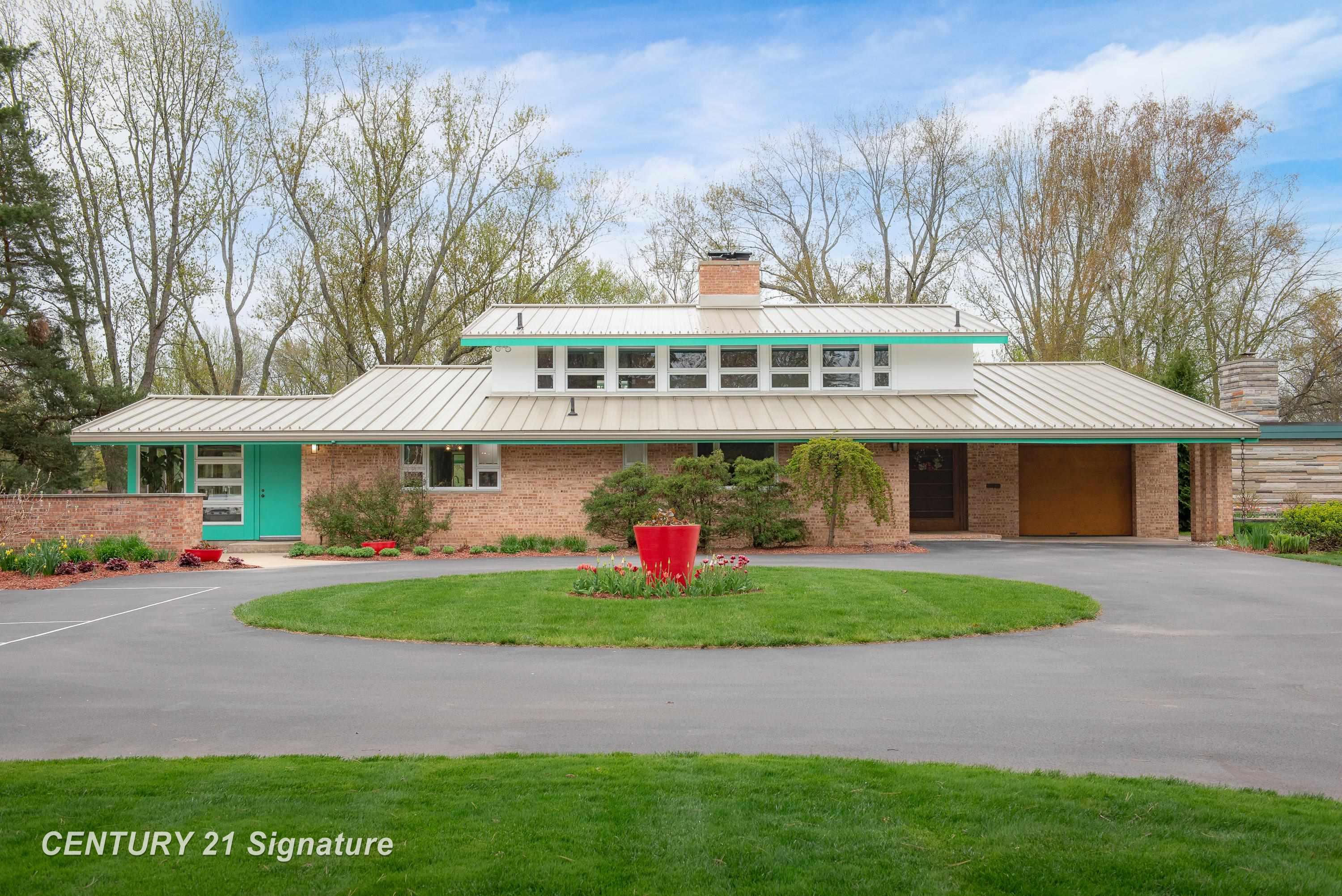 1015 West Sugnet Road Midland, MI 48640 - Photo 1 of 99 50174707-d242e7f0-d337-4d7b-8eb3-c93a57f688c7.JPG