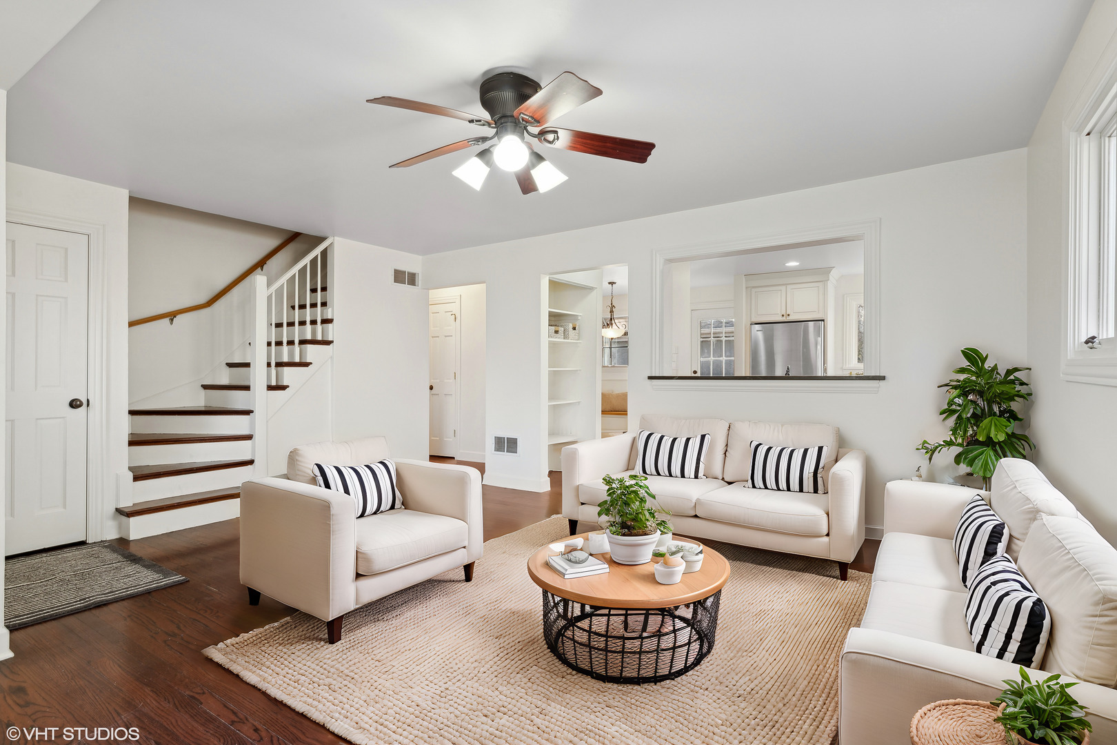 601 Long Road Glenview, IL 60025 - Photo 6 of 27 a living room with furniture and a potted plant
