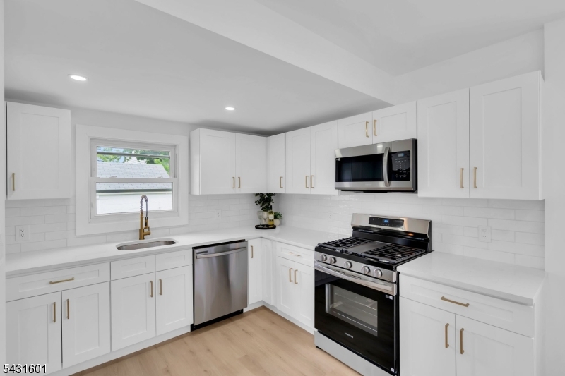 288 Harrison Street Nutley, NJ 07110 - Photo 13 of 37
