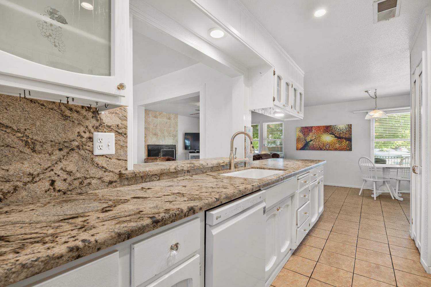 9713 Thornton Road Stockton, CA 95209 - Photo 13 of 49